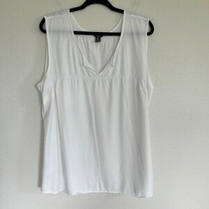Eddie Bauer Shirt T2XL White Tencel Sleeveless Tank V-Neck Embroidery Trim